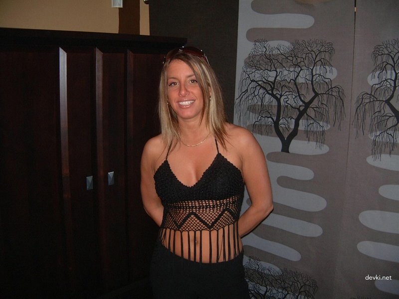 Shocking Amateur Lesbian Affair: Husband Catches Wife Cheating