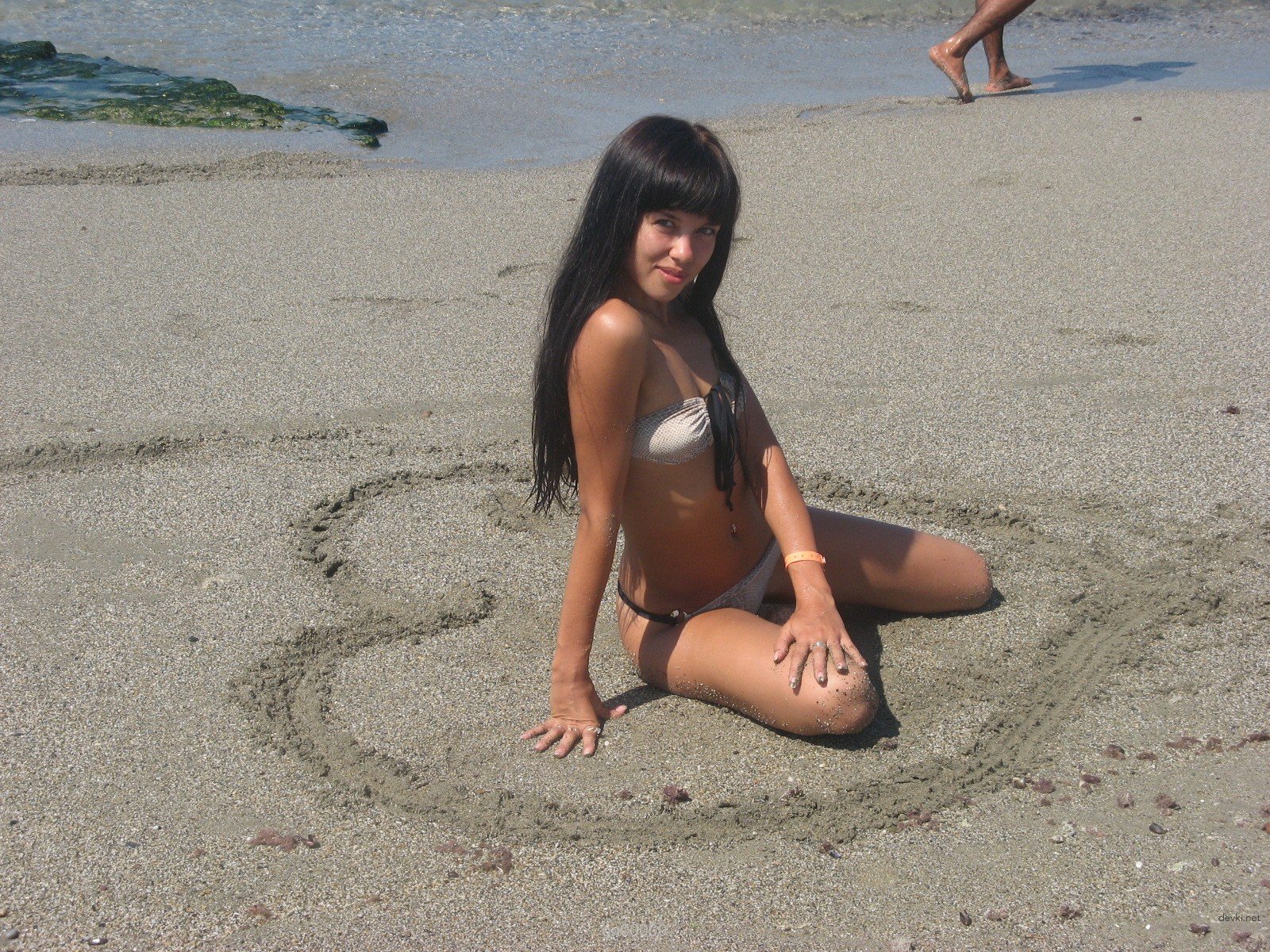 Russian Girl Nude Selfies: Explicit Amateur Photos of Private Russian Girl - Uncensored