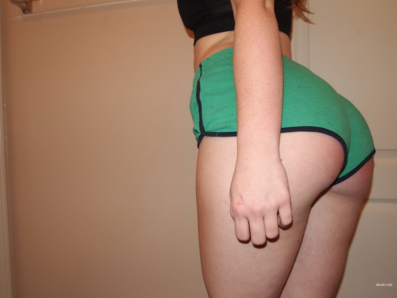 Wild Redhead Amateur in Hardcore Porn Pics - Fiery Slut Gets Explicit