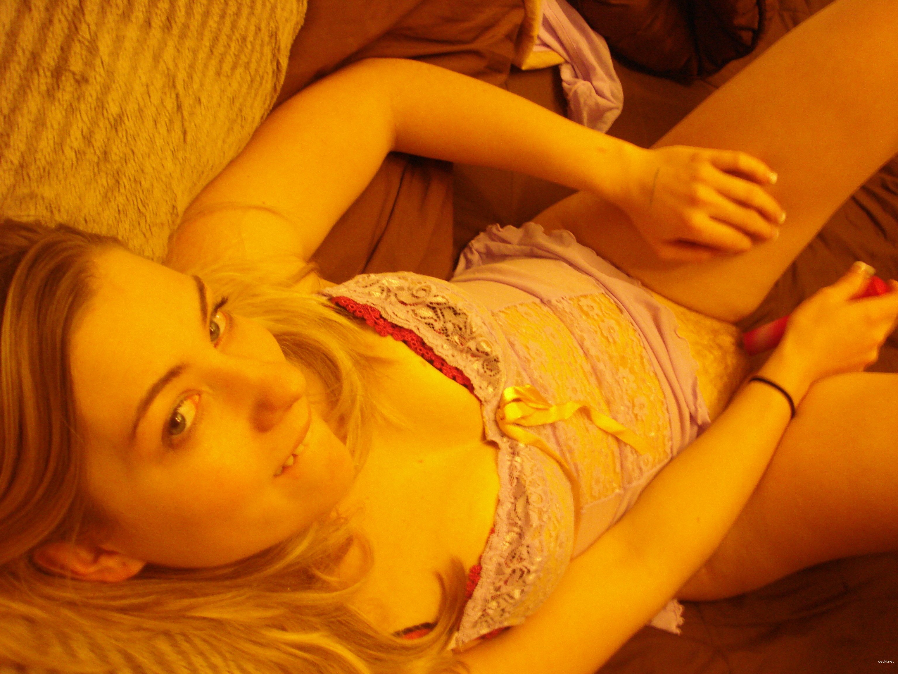 Amateur Girl Masturbating to Orgasm - Explicit Solo Porn Shot