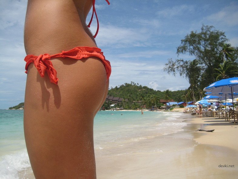 Explicit Amateur Vacation Nude: Showing Off My Wet Pussy