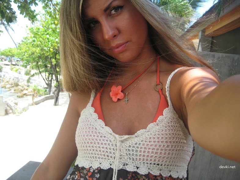 Explicit Amateur Vacation Nude: Showing Off My Wet Pussy