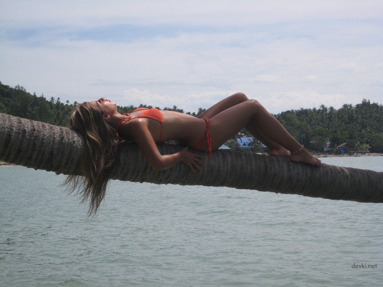Explicit Amateur Vacation Nude: Showing Off My Wet Pussy