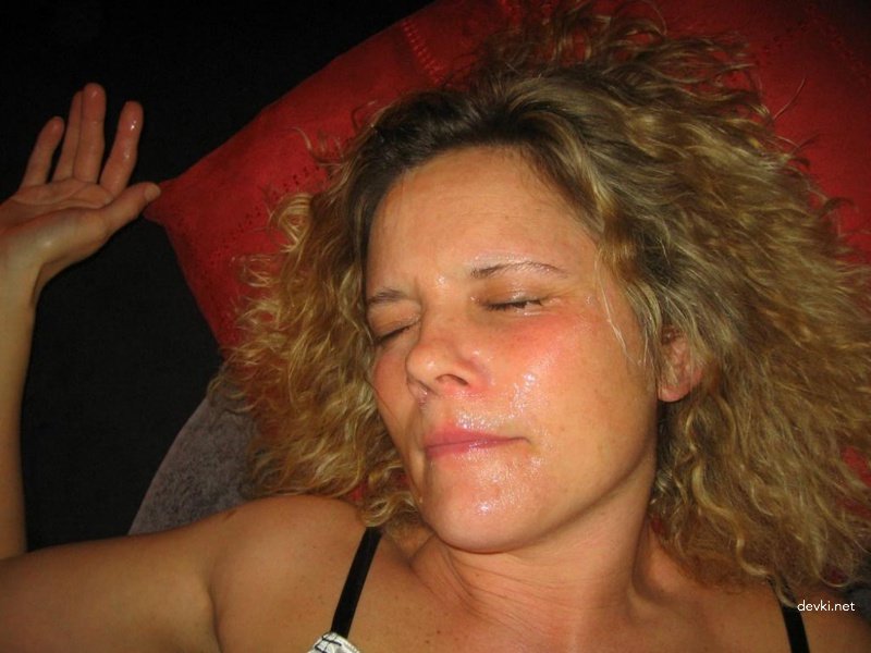 Sizzling Amateur Blowjob: Hot Chick Blows Guy's Mind - Explicit Porn Photo