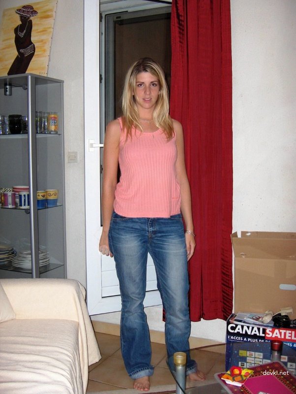Sizzling Amateur Blowjob: Hot Chick Blows Guy's Mind - Explicit Porn Photo