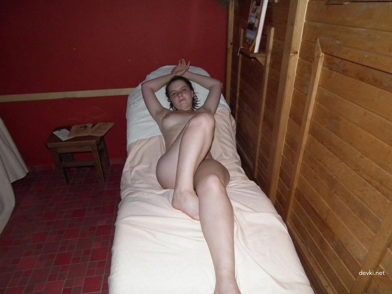 Seductive Sauna Session with Steamy Amateur Babe - Hot and Sensual Photo