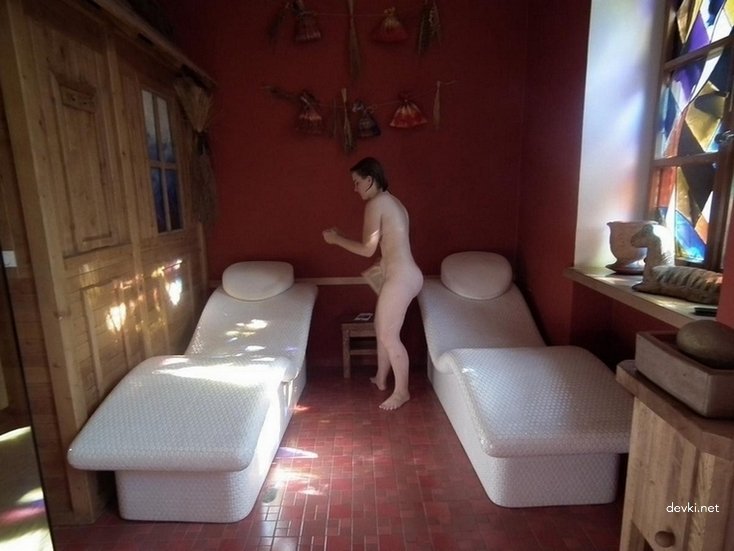 Seductive Sauna Session with Steamy Amateur Babe - Hot and Sensual Photo