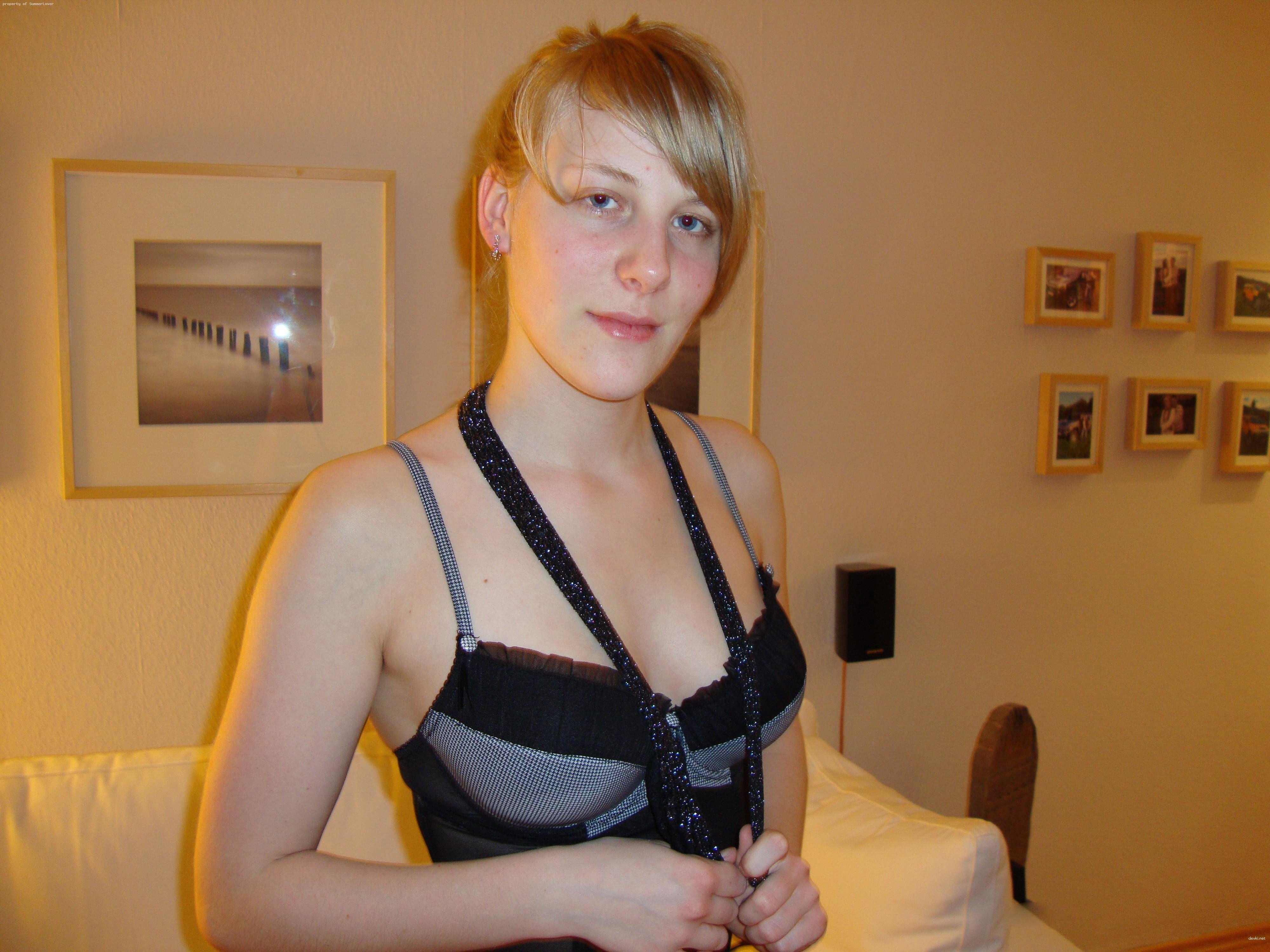 Explicit Teen Amateur Porn: Young Girls in Naughty Action