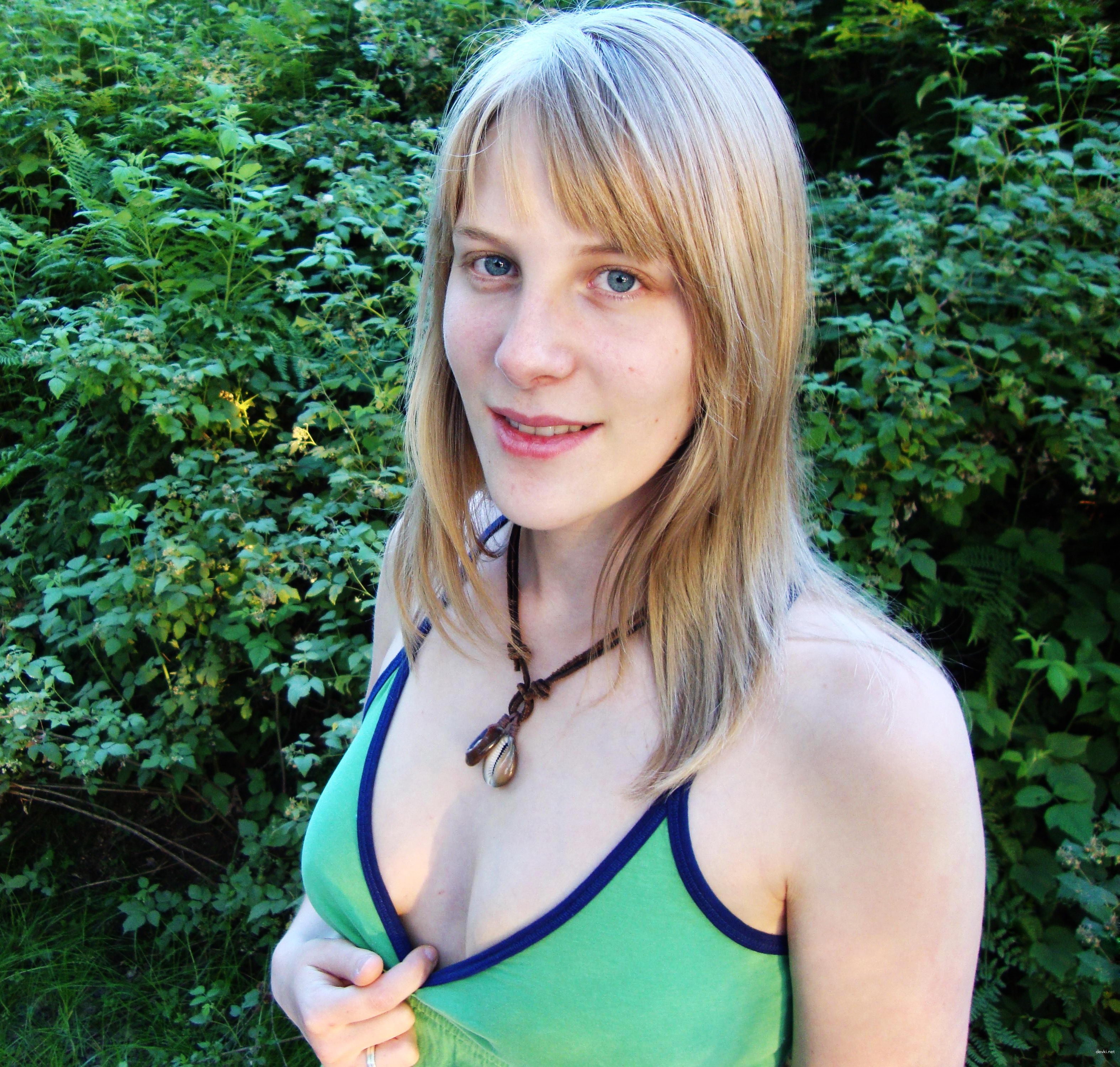 Explicit Teen Amateur Porn: Young Girls in Naughty Action