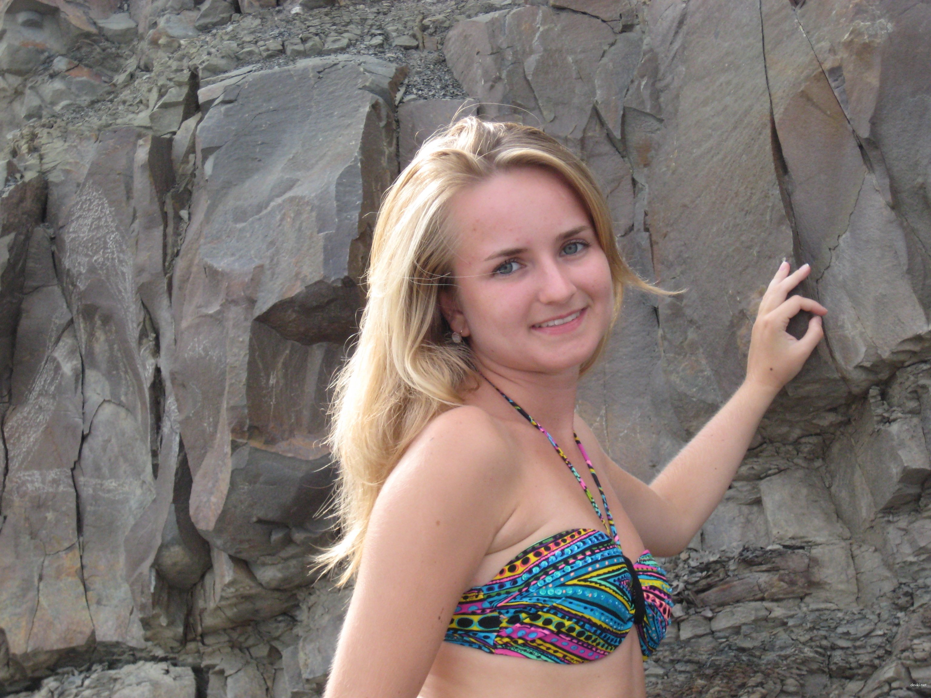 Hot Babes Sunbathing: Uncensored Amateur Pics of Sexy Women on Vacation