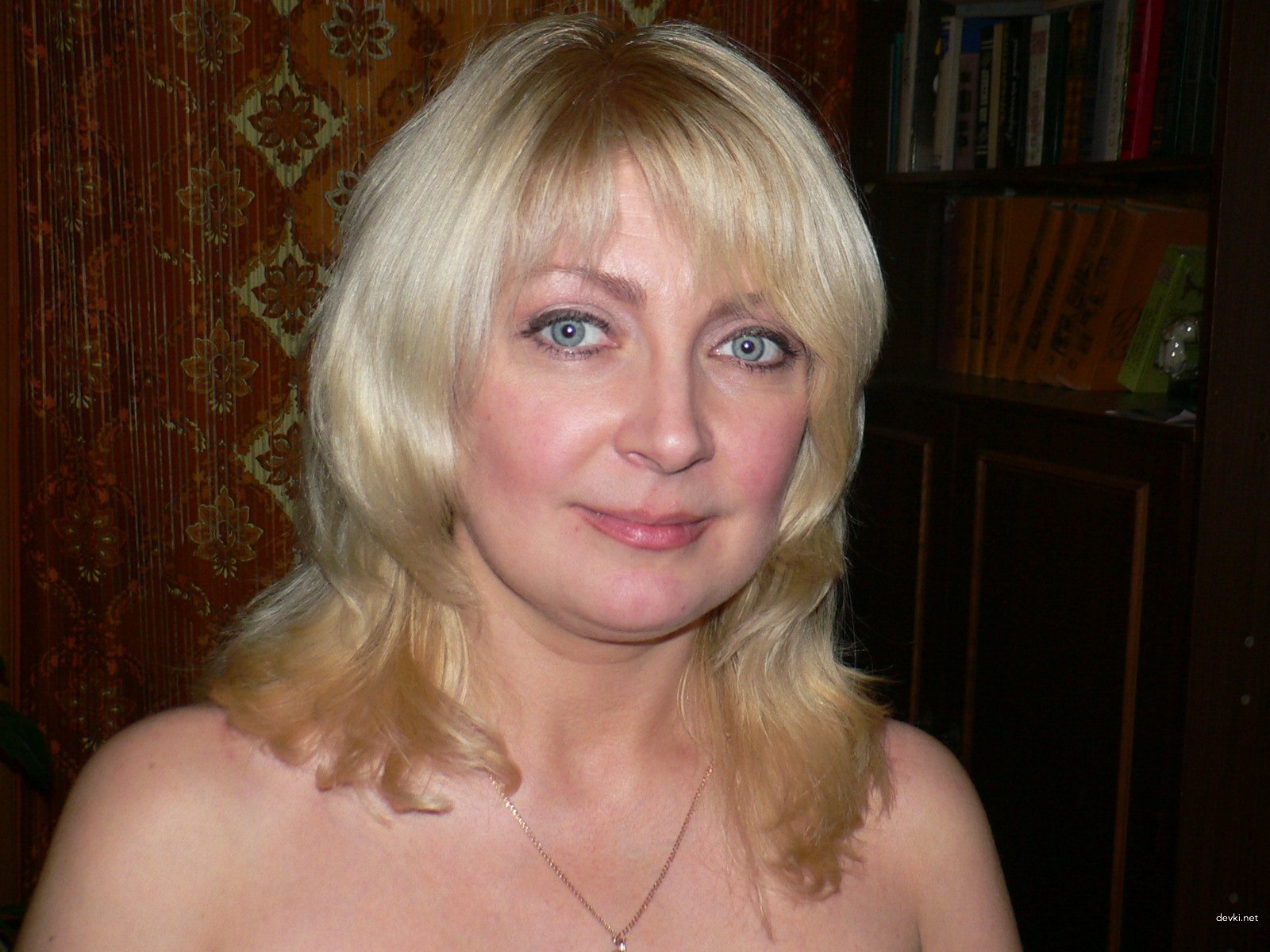 Hot Mature Woman Bares All in Amateur Nude Photoshoot: Explicit Secrets Exposed