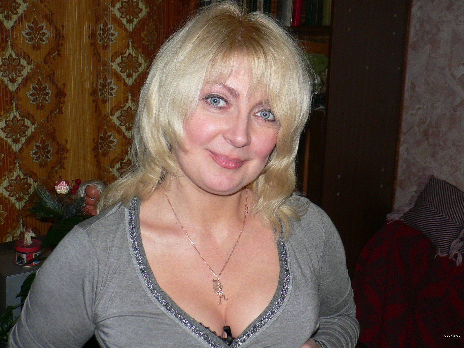 Hot Mature Woman Bares All in Amateur Nude Photoshoot: Explicit Secrets Exposed