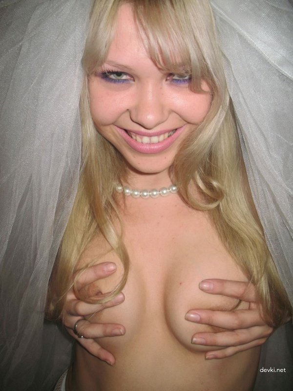 Dirty Lingerie Slut Gets Wild in Homemade Porn Pics