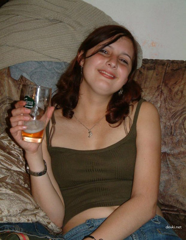 Intoxicated Slut Goes Nude for Raunchy Amateur Photoshoot