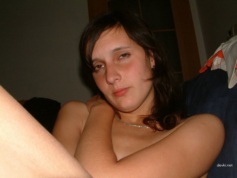 Intoxicated Slut Goes Nude for Raunchy Amateur Photoshoot