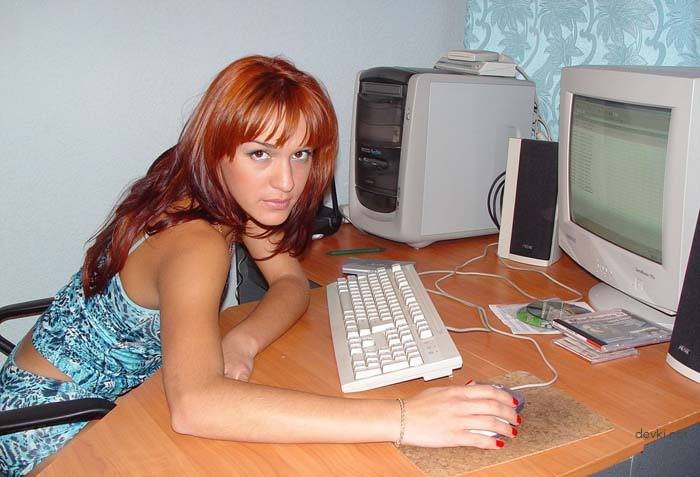 Hot Redhead Secretary Seduces in Explicit Office Amateur Photo!
