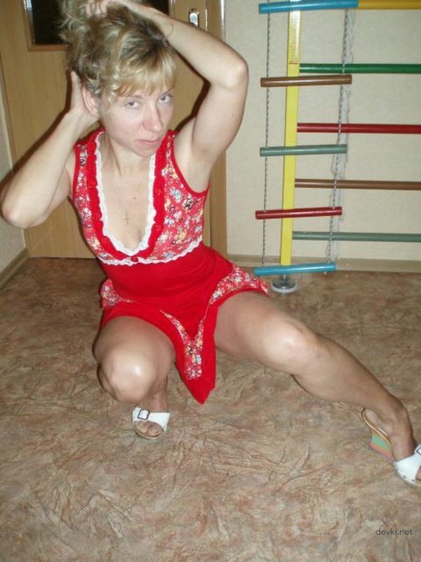 Sizzling Amateur Babe with Stunning Legs in Hardcore Porn Pics