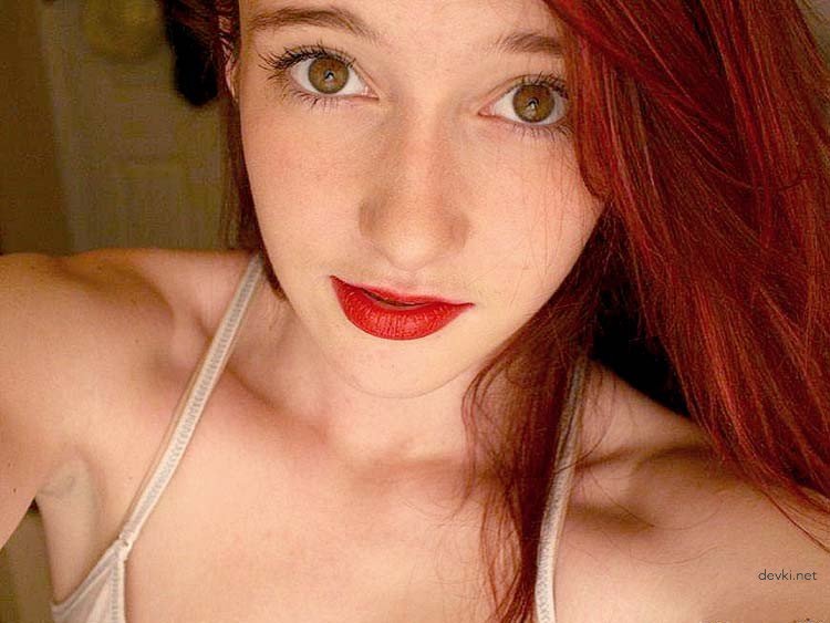 Explicit Amateur Babe Shows Off Perfect Boobs - Seductive Photo