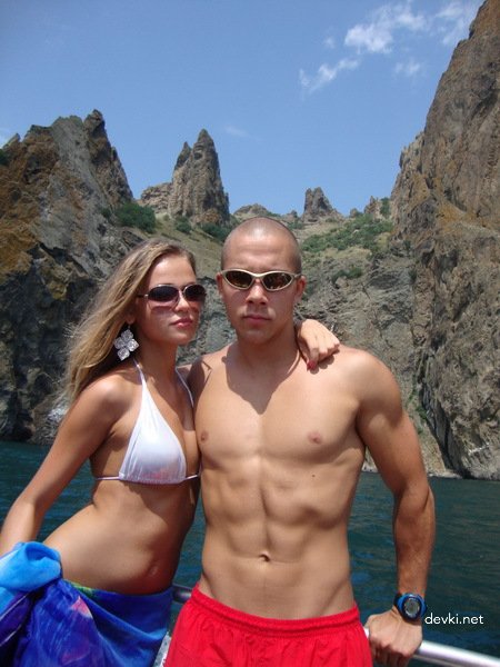 Sizzling Skinny Chick Exposed: Explicit Vacation Snap of Amateur Babe