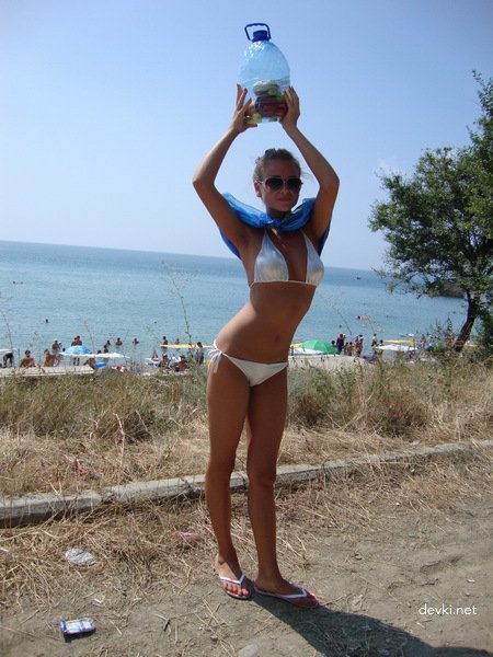 Sizzling Skinny Chick Exposed: Explicit Vacation Snap of Amateur Babe