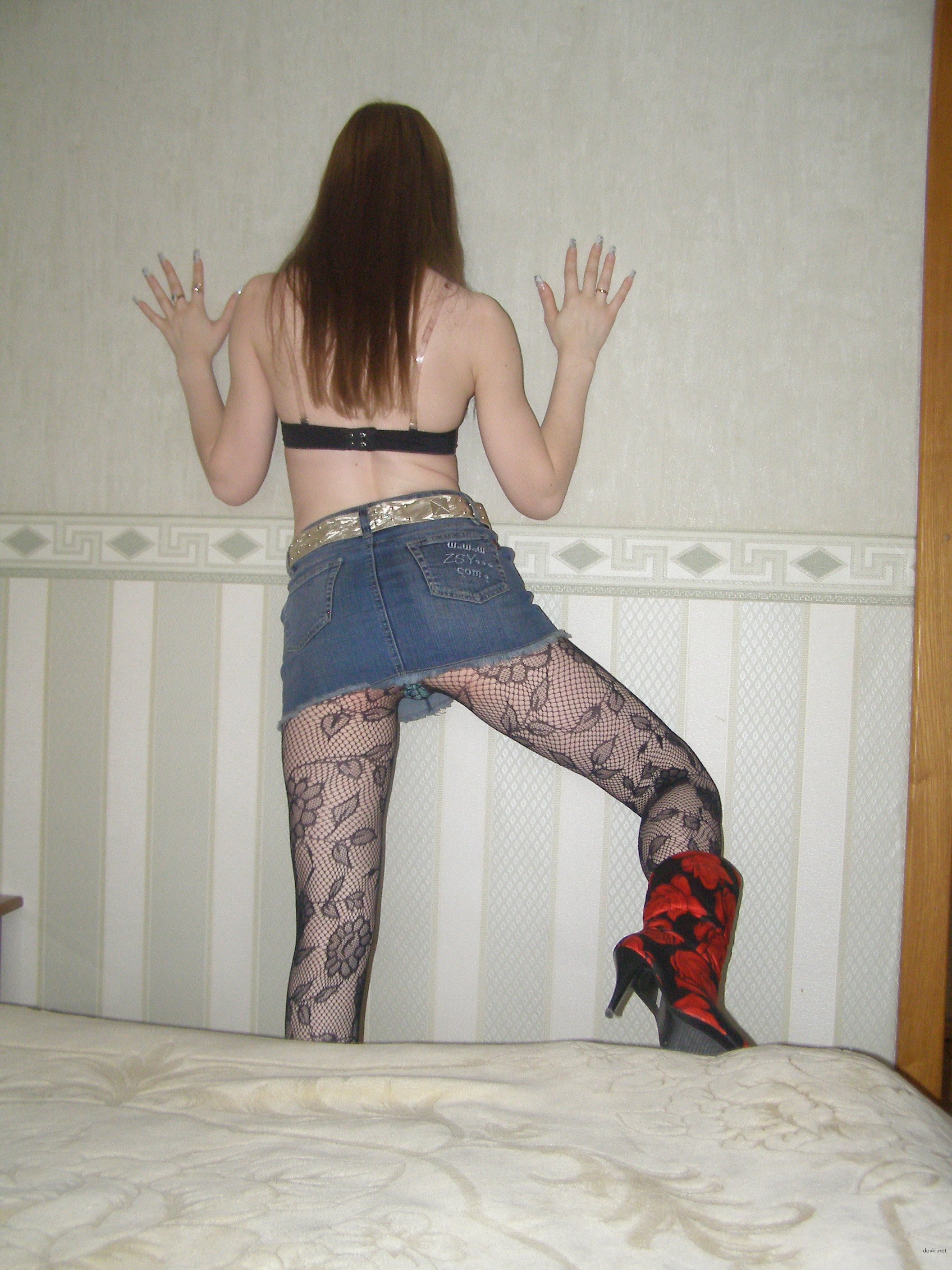 Hot Teen GF Gives Sloppy Blowjob to BF - Explicit Amateur Cock Sucking Pic
