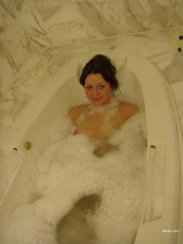 Steamy Czech Babe Gets Wild in Hardcore XXX Pics!