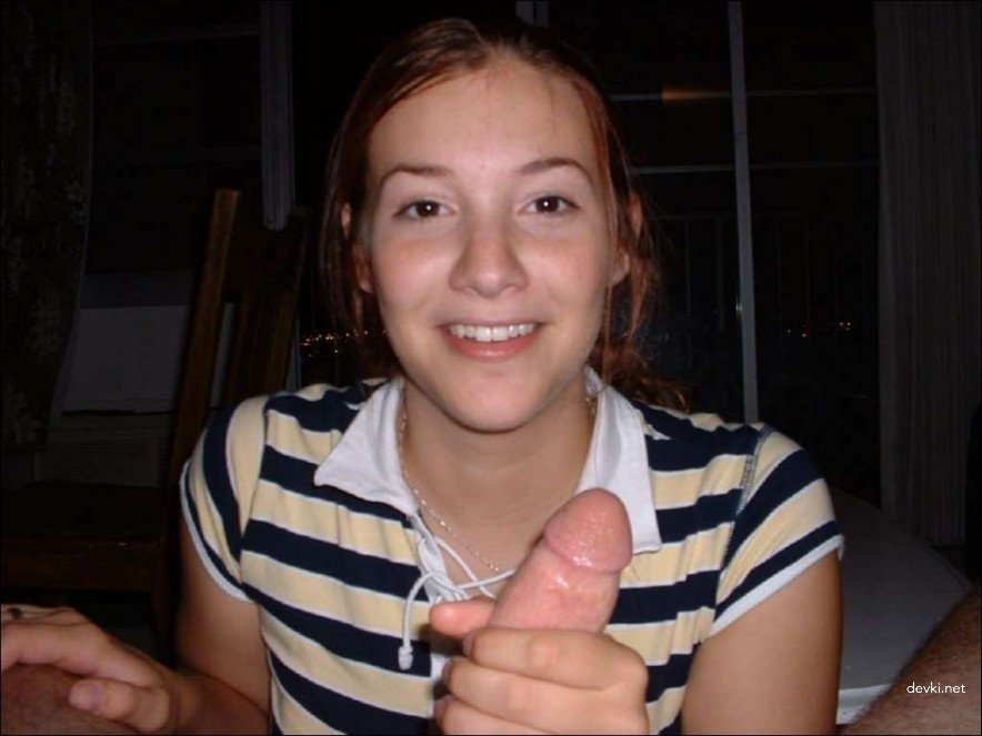 Hot Amateur Babes Sucking Cock - Explicit Blowjob Pics for Adults