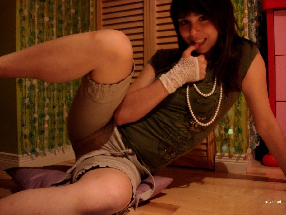 Horny Amateur Babe Masturbates - Explicit Solo Sex Pic