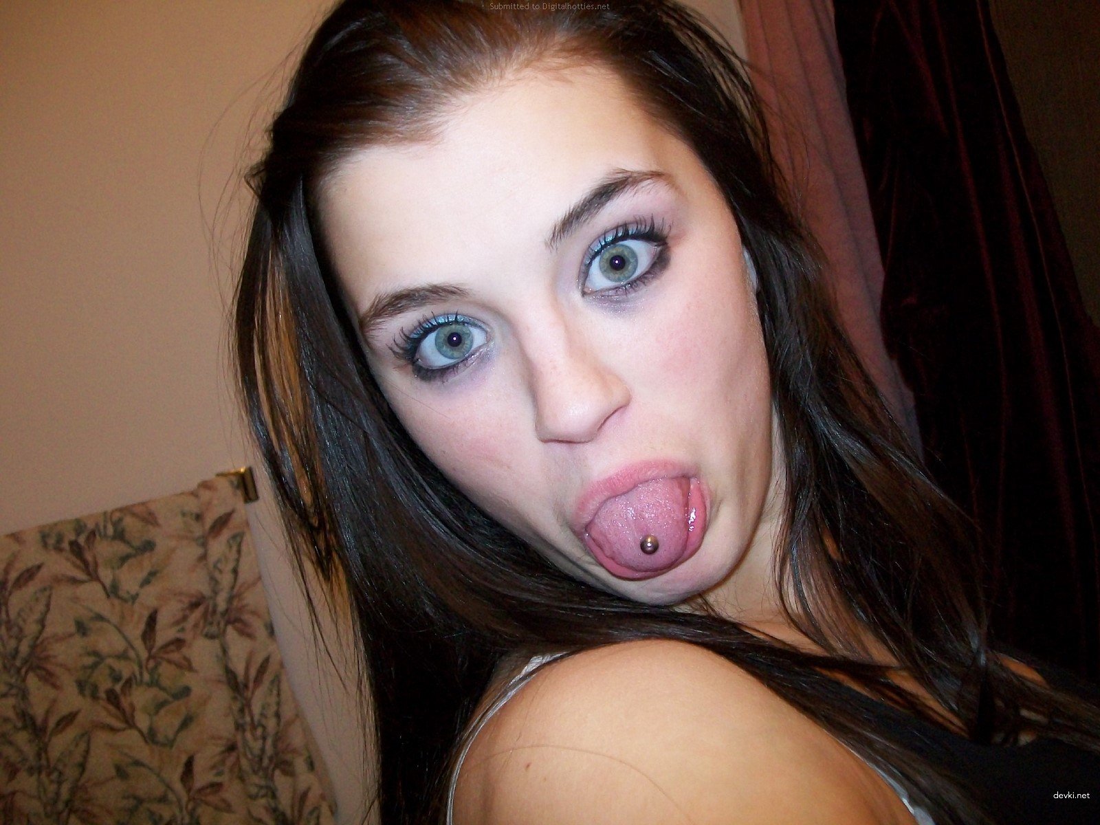 Extreme Penetration: Amateur Shaved Pussy Porn Photo with Hardcore Action