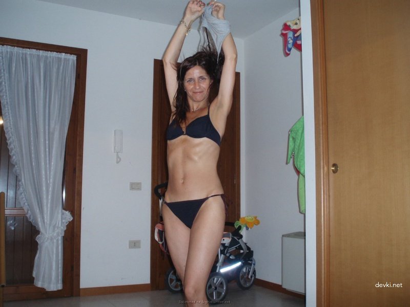 Hot MILF Sucks Dick - Explicit Homemade Blowjob Video