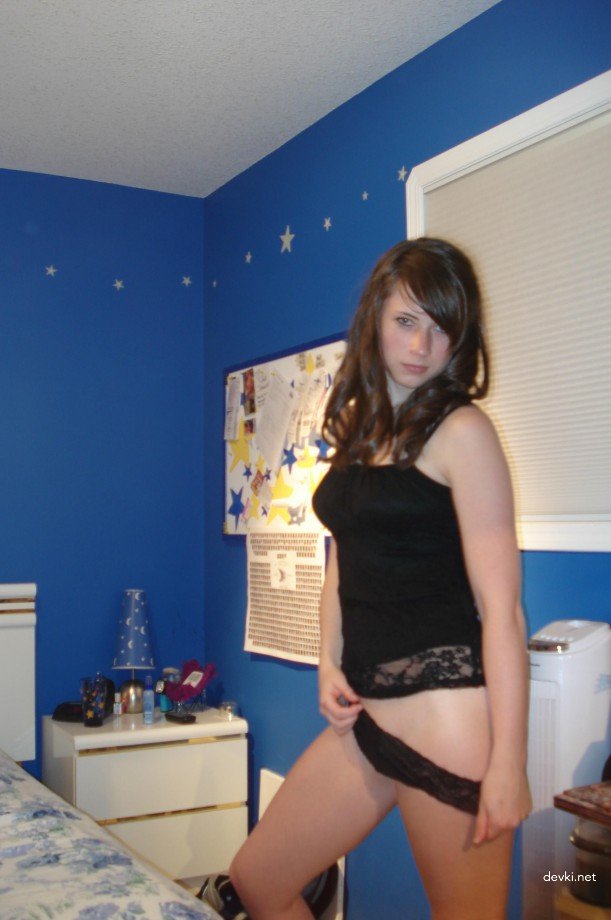 XXX Amateur Girl's Uncensored Private Photos - Explicit and Raw XXX Content