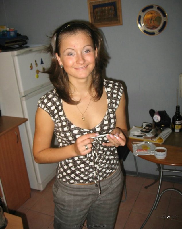 XXX Amateur Girlfriend Pics: Young and Intimate XXX Photos