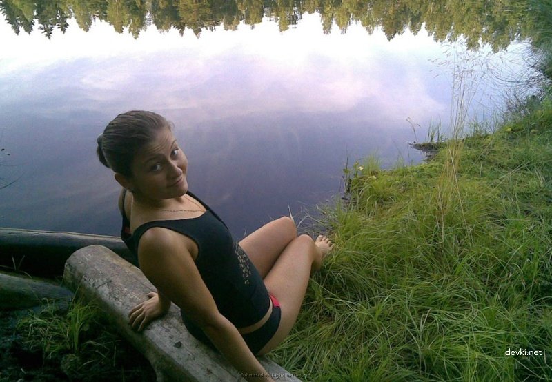 XXX Amateur Girlfriend Pics: Young and Intimate XXX Photos