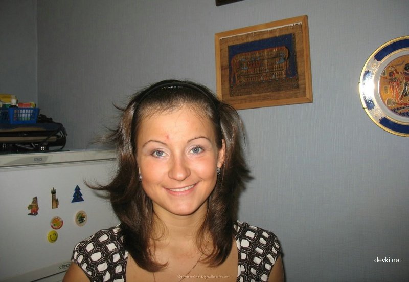 XXX Amateur Girlfriend Pics: Young and Intimate XXX Photos