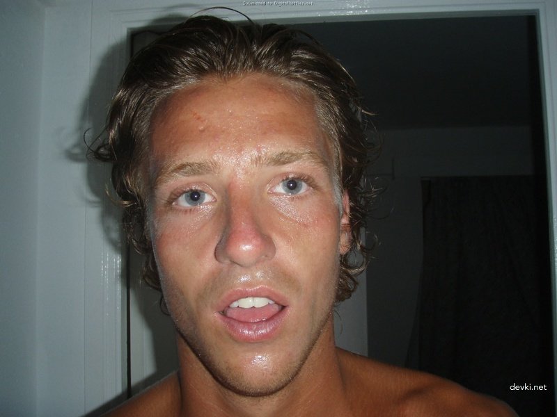 Wild Vacation Orgy: Guys Seduce Babes in Hot Amateur Porn Pics