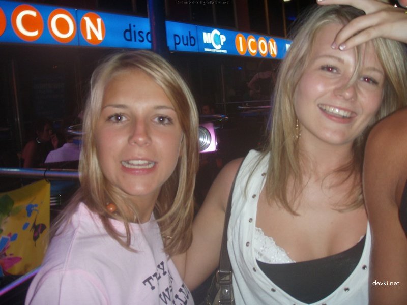 Wild Vacation Orgy: Guys Seduce Babes in Hot Amateur Porn Pics