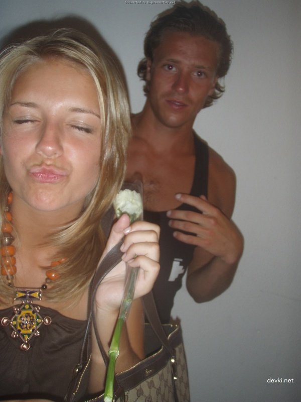 Wild Vacation Orgy: Guys Seduce Babes in Hot Amateur Porn Pics