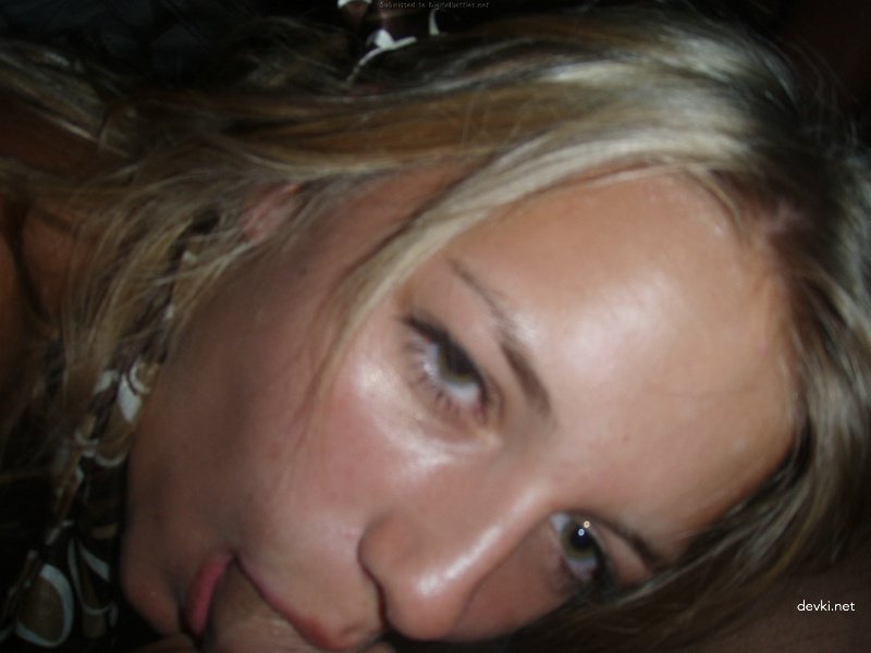 Wild Vacation Orgy: Guys Seduce Babes in Hot Amateur Porn Pics