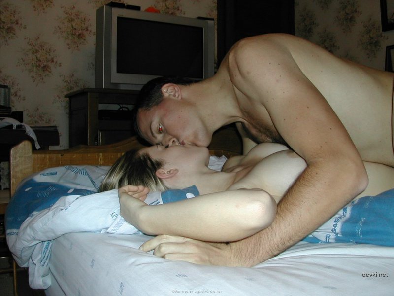 Amateur XXX Photo: Raw Homemade Porn Pics - Explicit Amateur Sex Pics