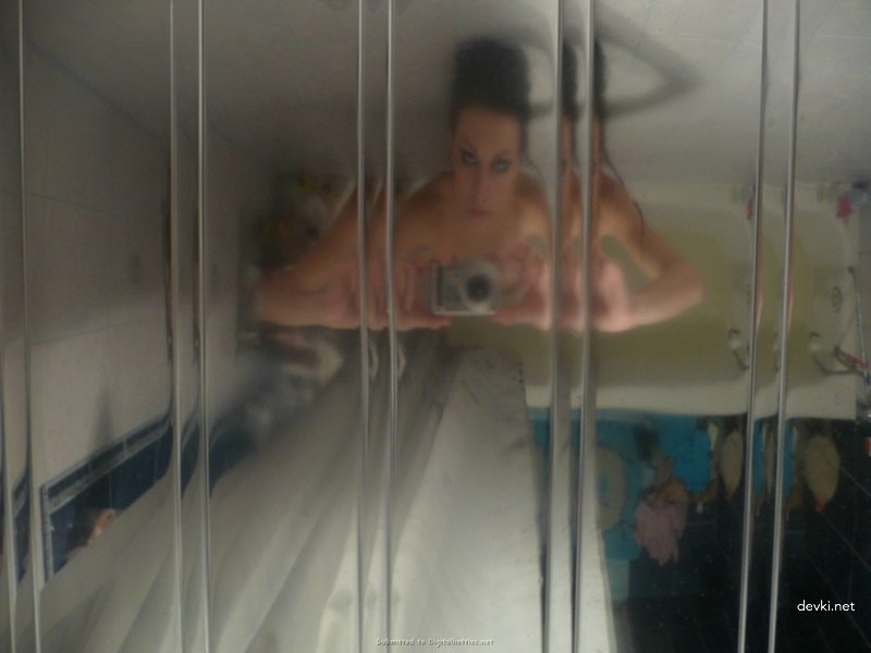Amateur Teen Covered in Cum on Pussy in Explicit Porn Pic