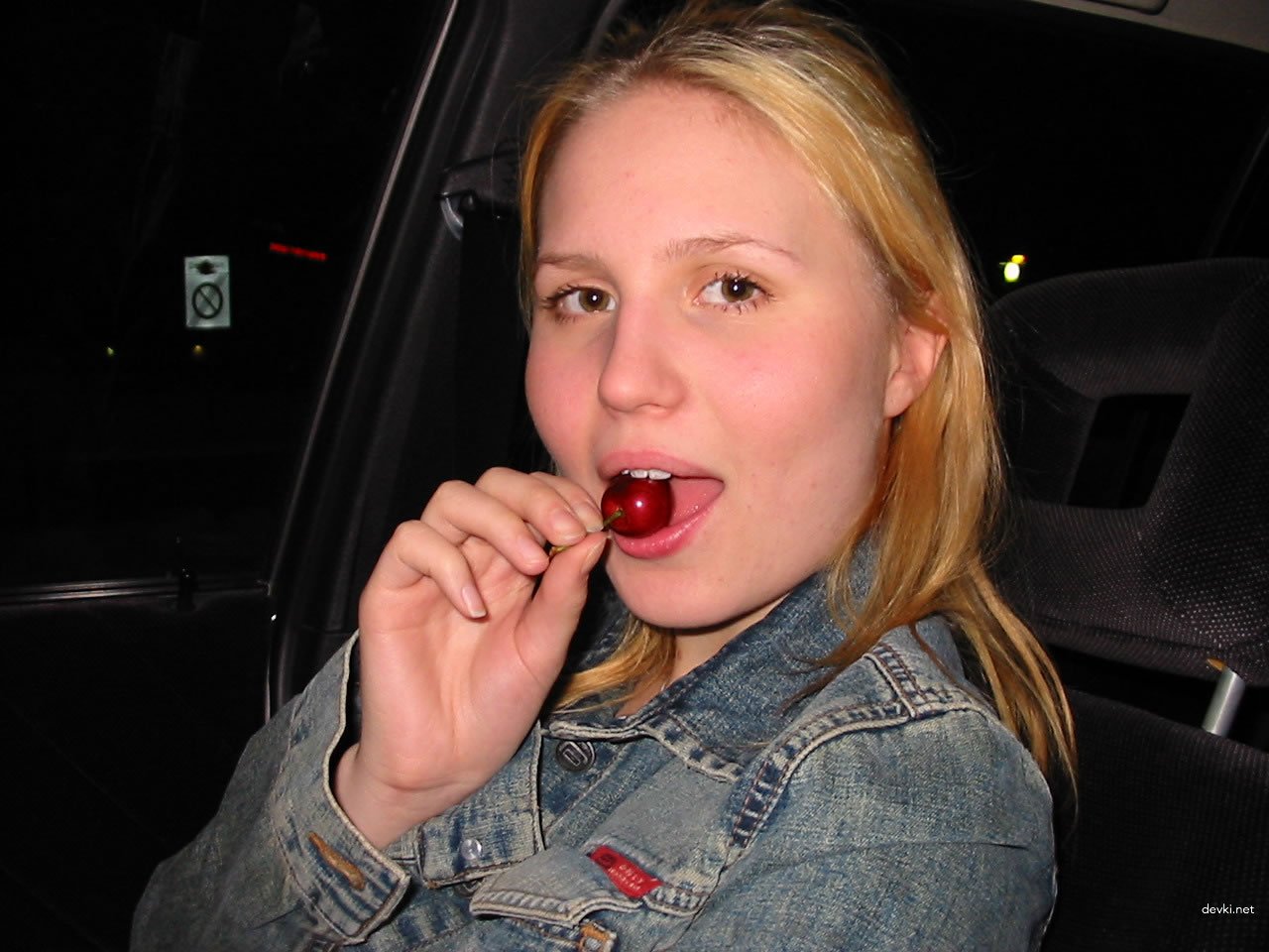 Explicit Amateur XXX Photos: Uncensored Real Girl Porn for Adults - Raw & Wild Action!