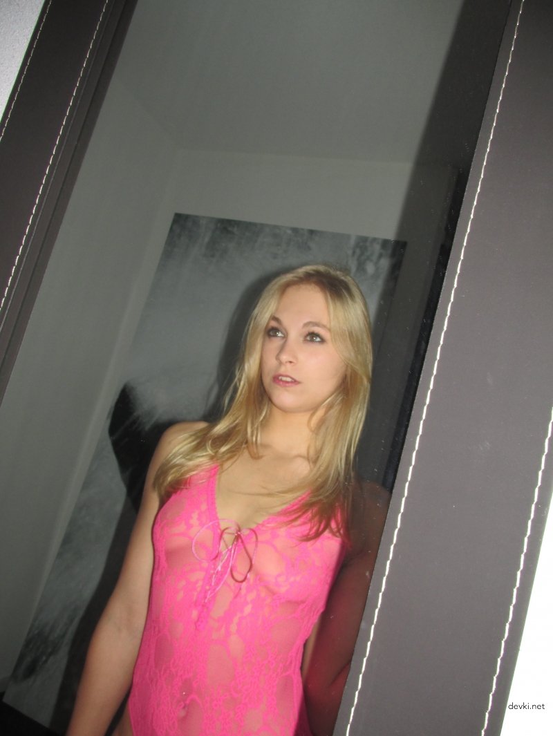 Steamy Amateur Model Lingerie Photoshoot - Seductive Girl in Hot Underwear