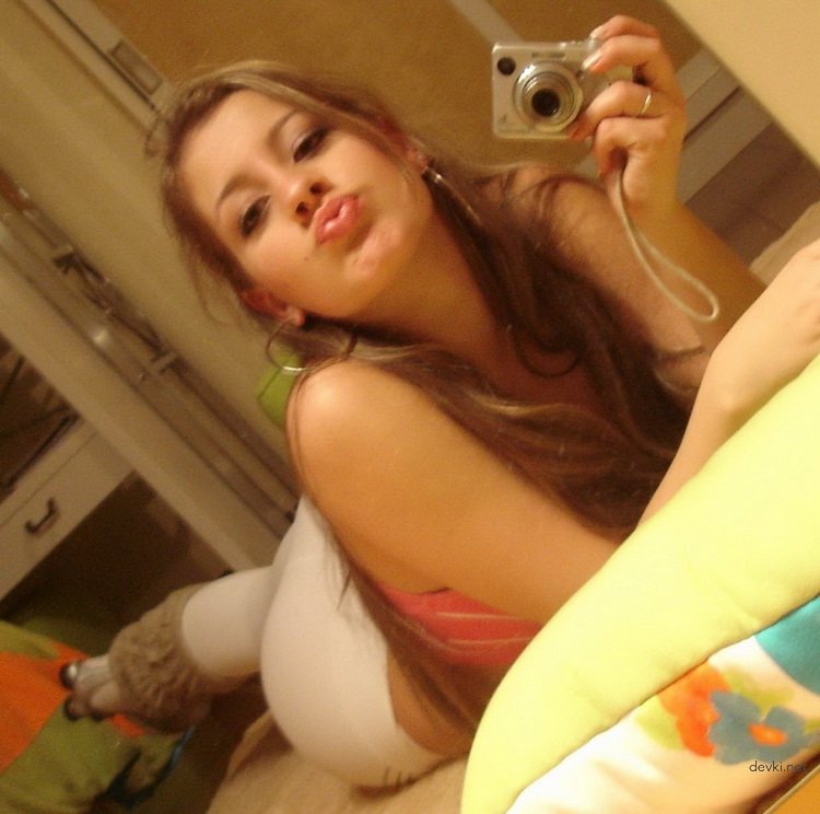 Explicit Amateur Photo: Hot Girl with Stunning Ass - Sexy and Provocative Picture