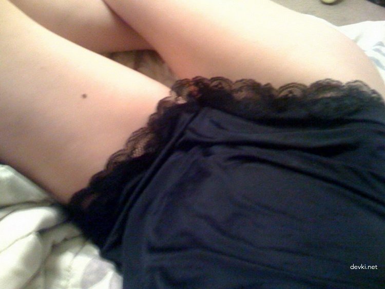 Amateur Slut Fingering Pussy - Uncensored XXX Pics for Horny Viewers