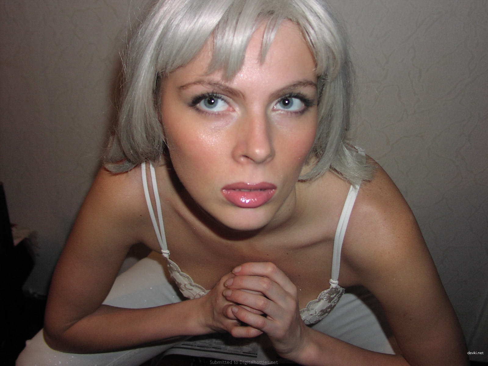 Amateur Slut's Explicit and Raunchy Photos: Horny Shots for Your Pleasure!