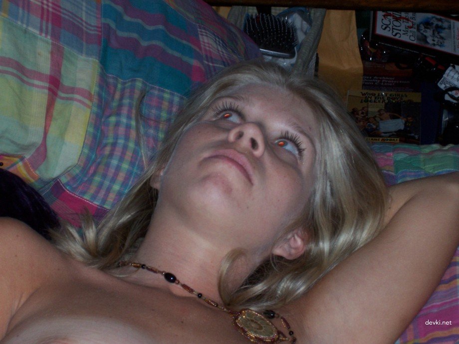 XXX Amateur Girl's Naughty Homemade Pics - Explicit Hot Photos