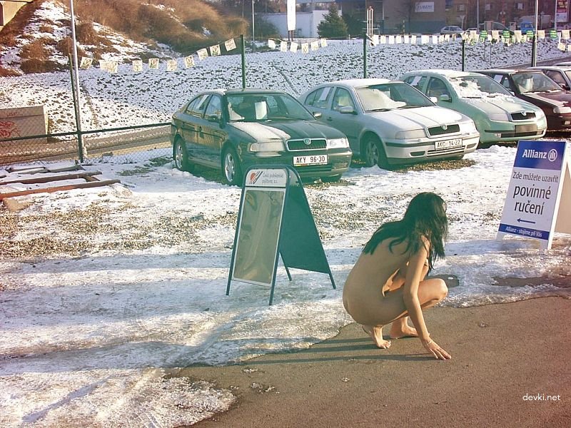 Amateur Street Striptease: Outdoor Girl Undressing Explicitly