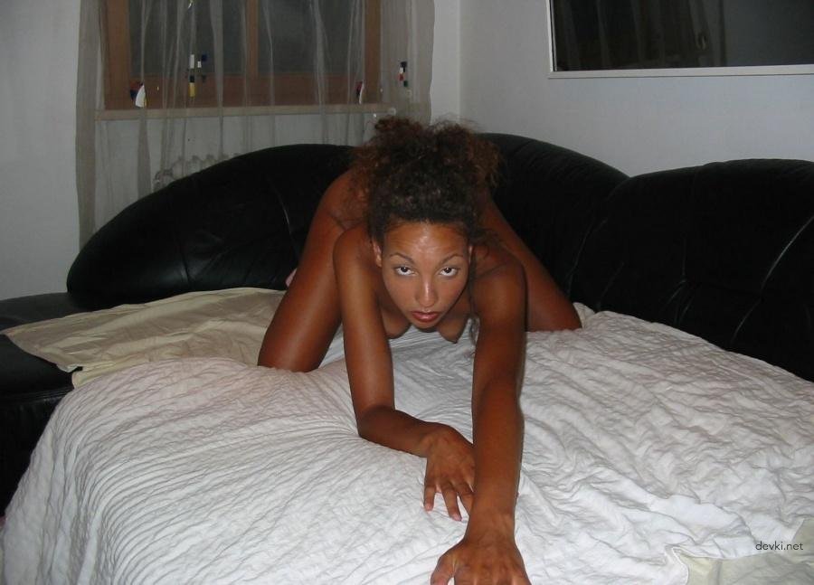 Hot Interracial Amateur Sex: Tanned Woman Gets Banged Hard