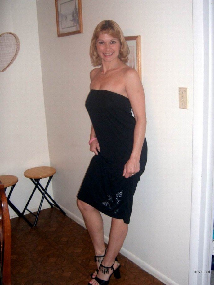 XXX Mature Wife Homemade Pics - Explicit Amateur Collection