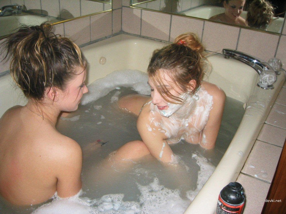 Steamy Amateur Girls Showering Together: Explicit Bathtub Babes